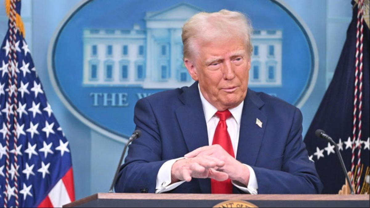 Trump culpa a Biden y Obama del accidente aéreo de Washington