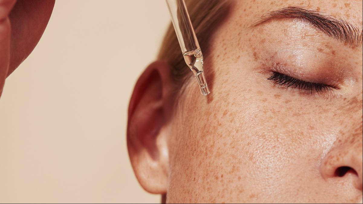 Retinol para principiantes: usos, beneficios y los mejores productos con los que aplicarlo