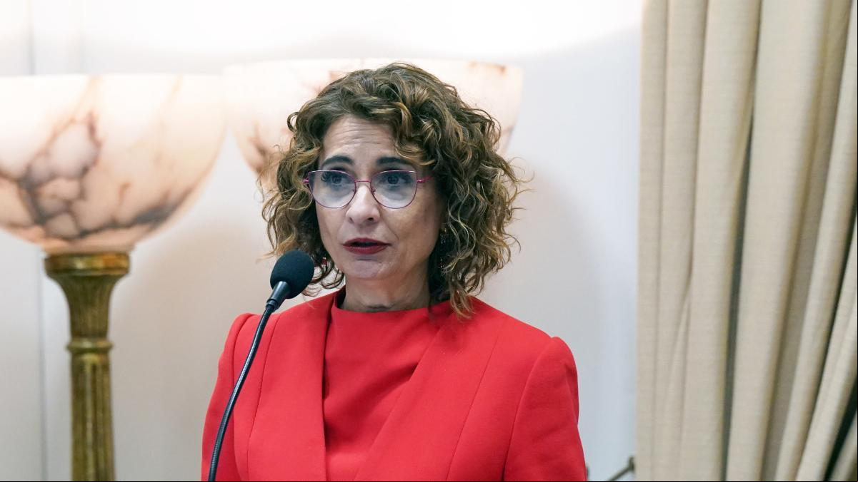Montero lamenta que Andalucía renuncie a la negociación de la quita de la deuda