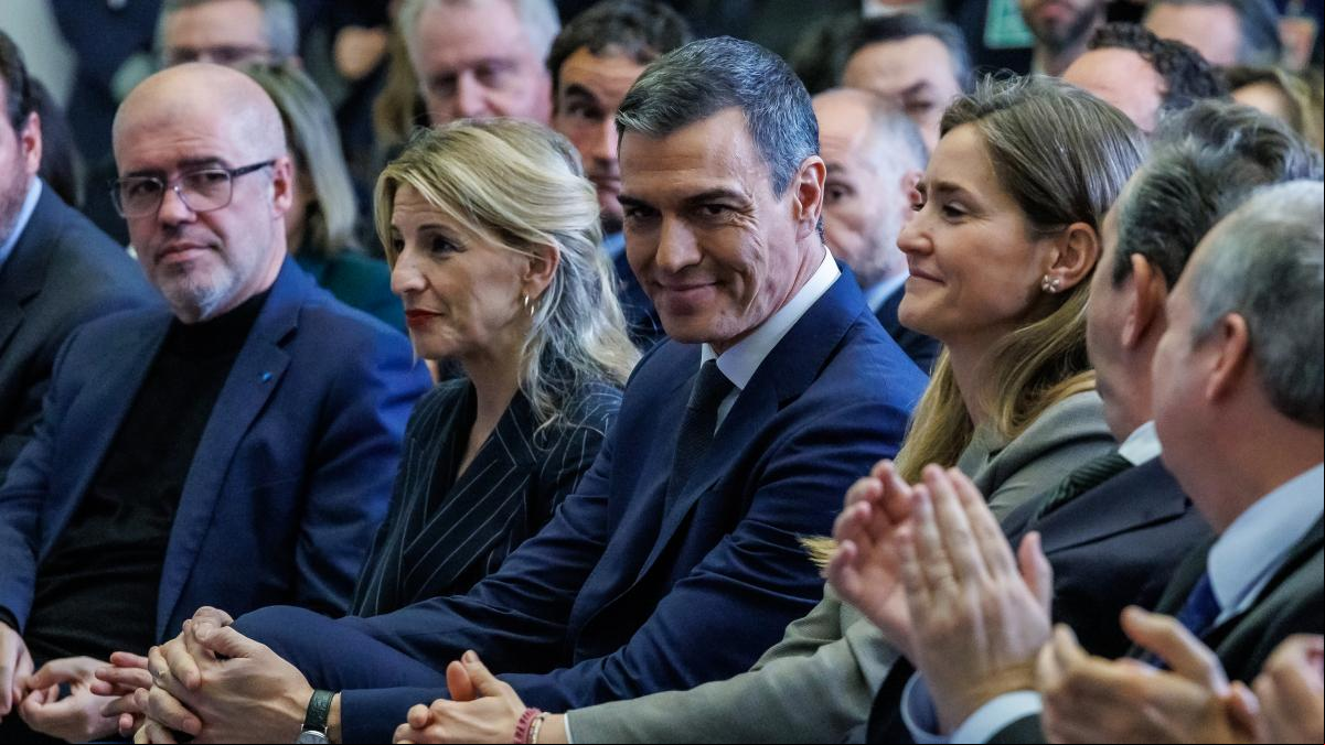 El Gobierno trata de sortear otra zona de turbulencias para salvar la coalición