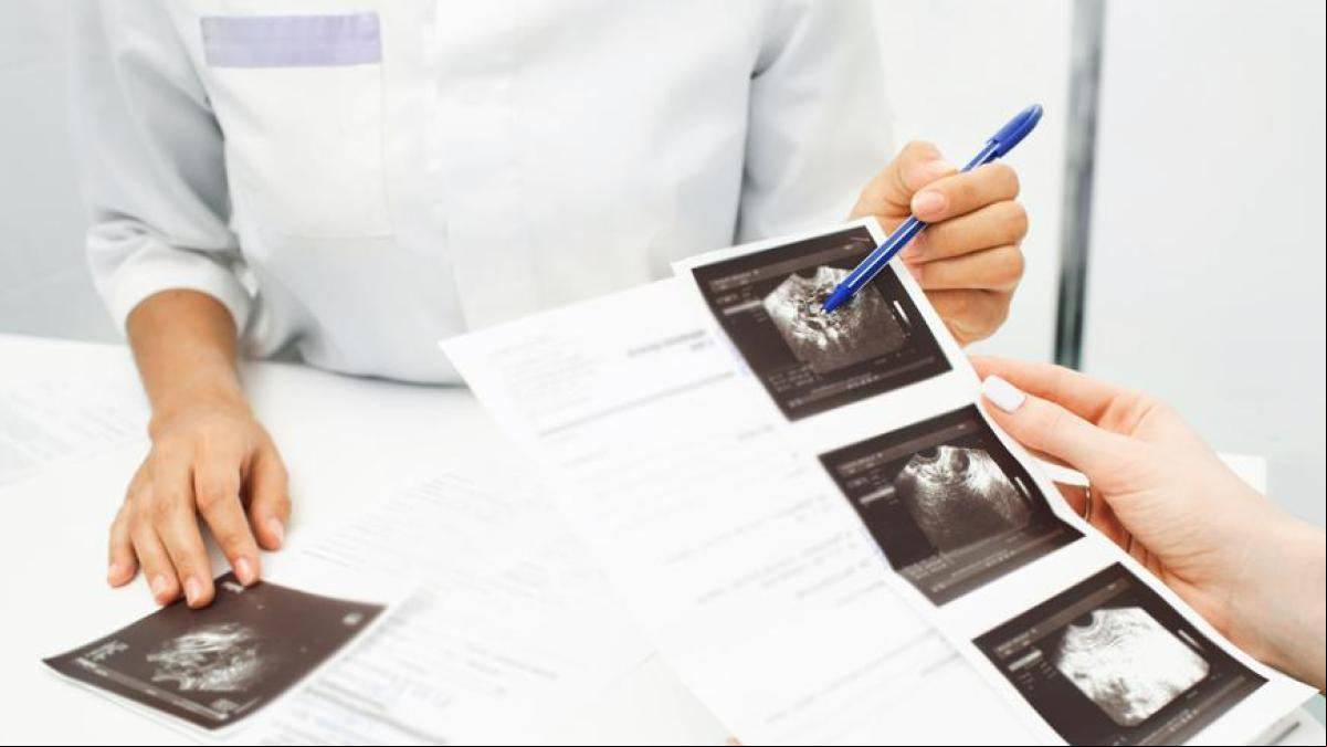 “El cáncer ginecológico más letal avanza en silencio: solo el control ecográfico puede frenarlo a tiempo”
