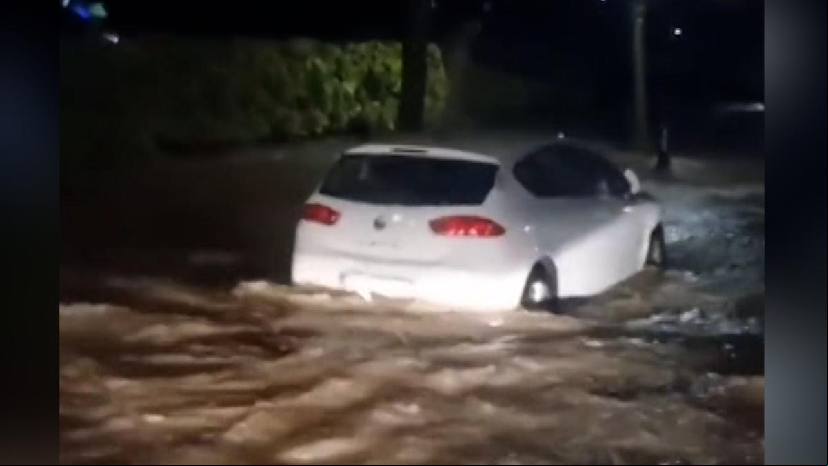 Las intensas lluvias provocan inundaciones puntuales en el oriente asturiano