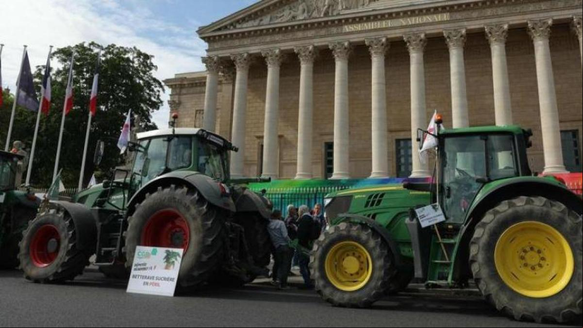Los agricultores ses protestan ante el Parlamento