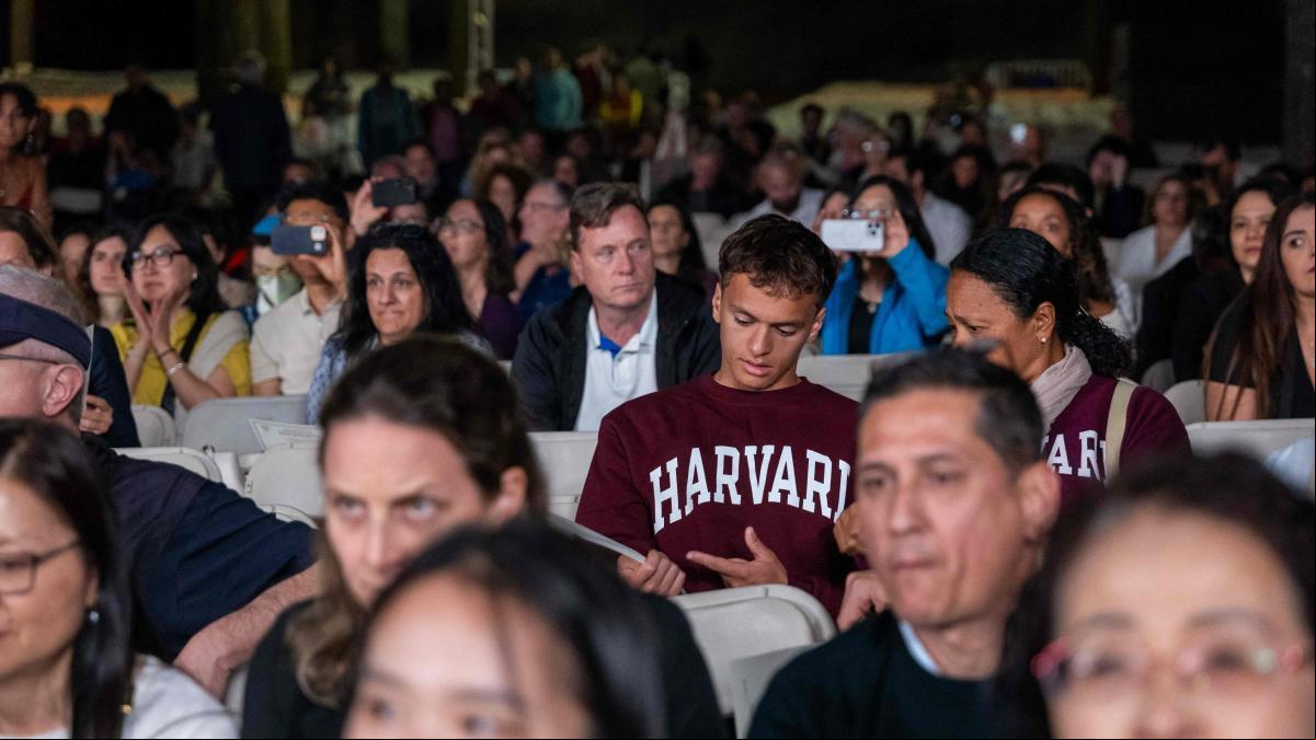 Más allá de Harvard