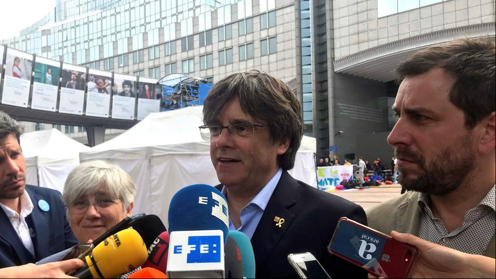 Tres vicepresidentes del Parlamento Europeo preguntan por qué se impidió el  a Puigdemont