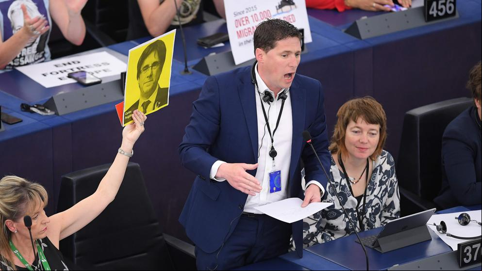 Matt Carthy ha reprochado a Antonio Tajani la ausencia de Carles Puigdemont en la Eurocámara