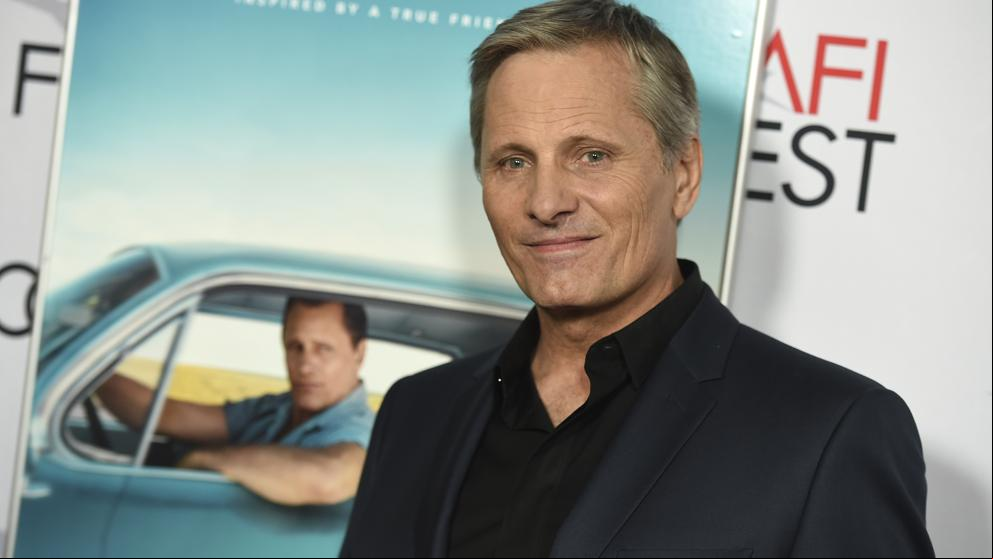 Unos ultras del Madrid agreden a Viggo Mortensen por vestir de azulgrana