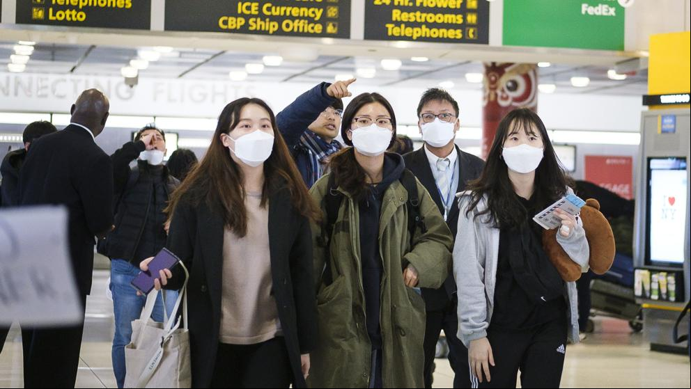 El número de contagios del coronavirus se dispara un 32% en un día y supera los 6.000