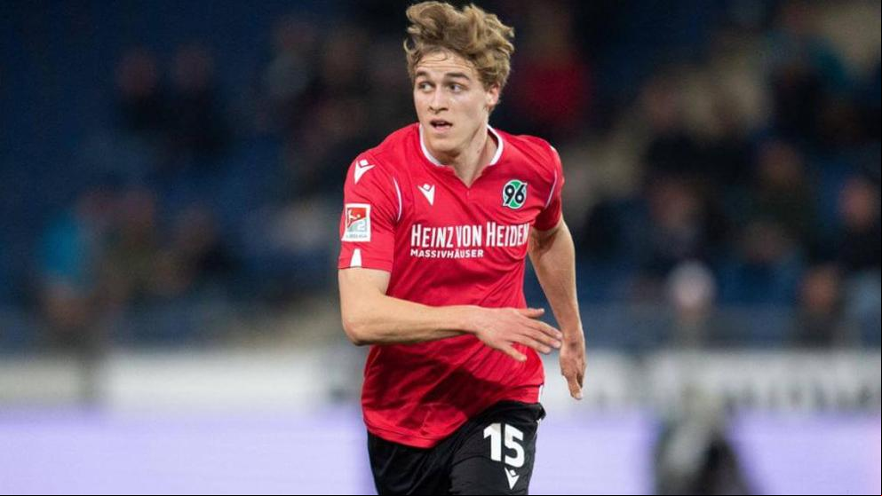 Timo Hubers, el primer futbolista de las grandes ligas que da positivo por coronavirus Timo Hubers, el primer futbolista de las grandes ligas que da positivo por coronavirus