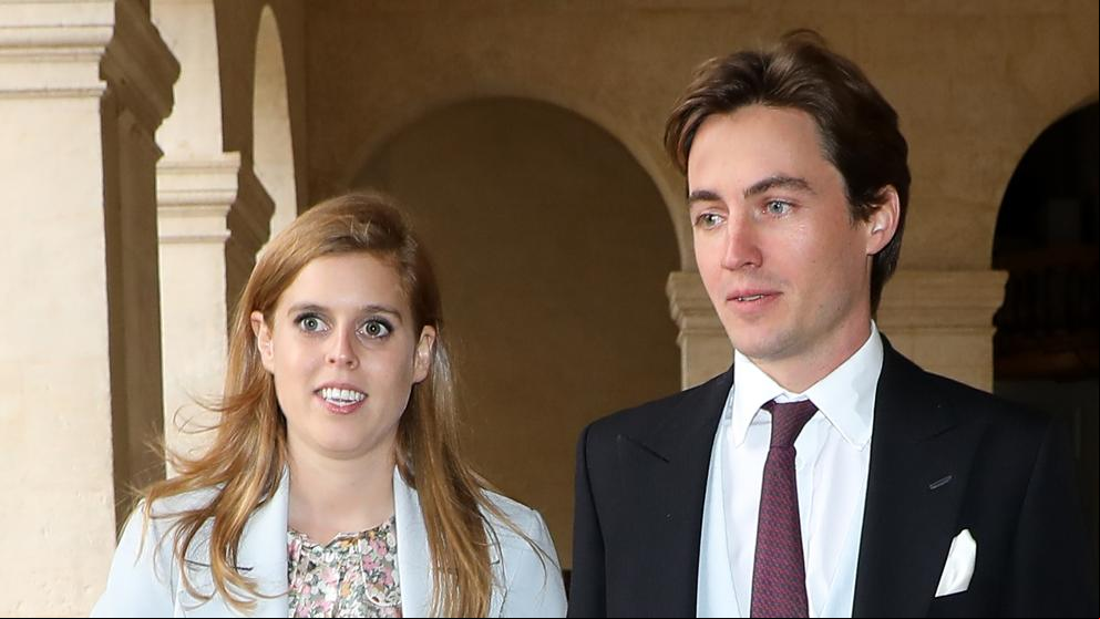 Beatriz de York considera abandonar Reino Unido junto a su todavía prometido